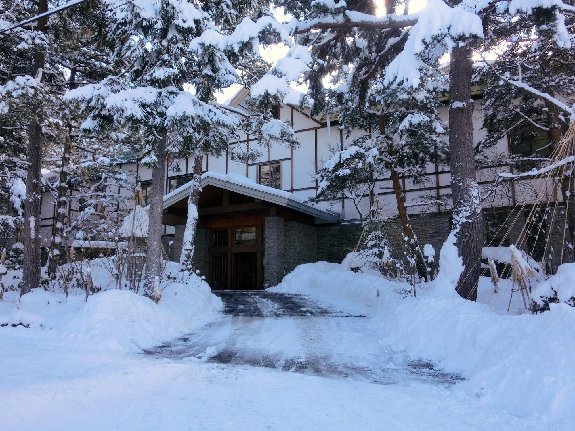 Senjukaku Hotel Jamanoucsi Kültér fotó