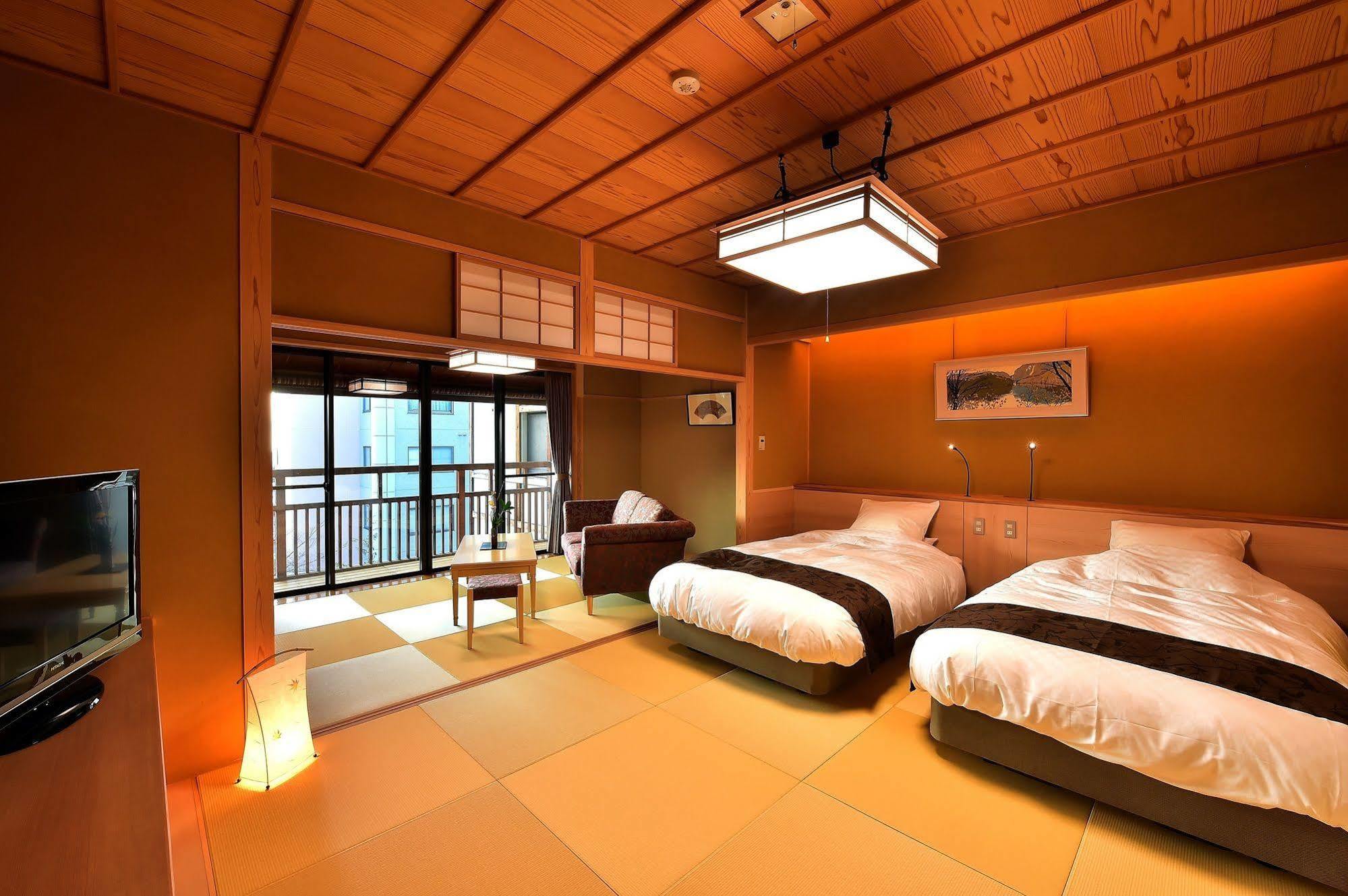 Senjukaku Hotel Jamanoucsi Kültér fotó