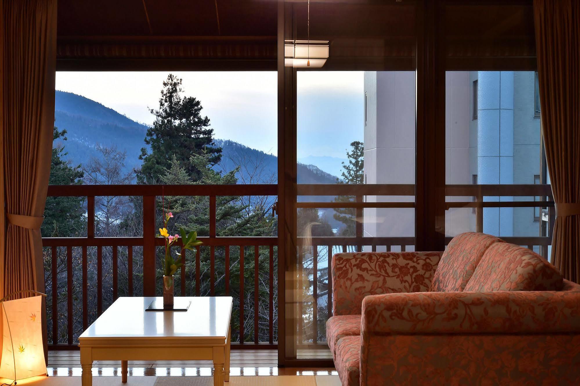 Senjukaku Hotel Jamanoucsi Kültér fotó