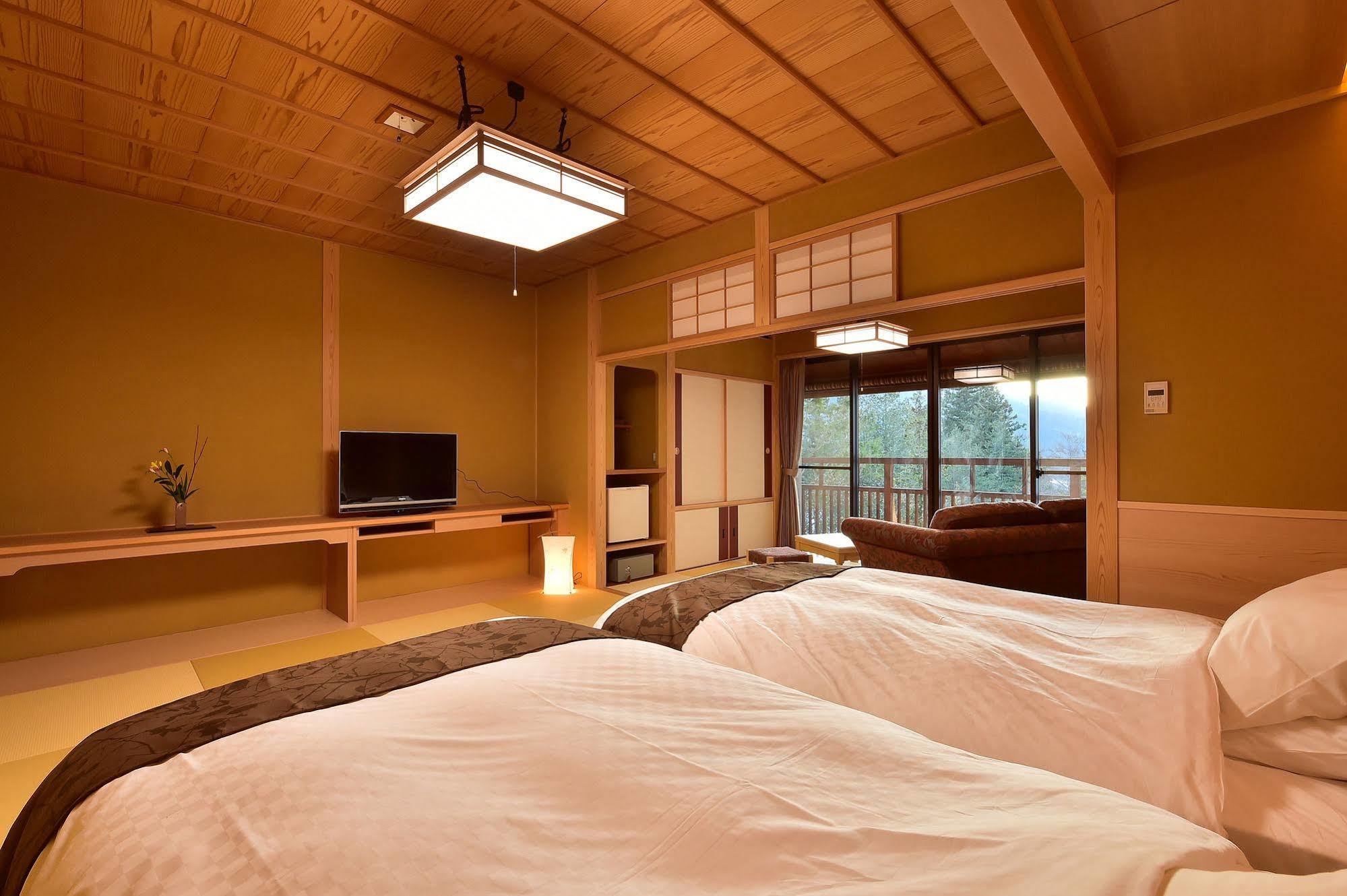 Senjukaku Hotel Jamanoucsi Kültér fotó