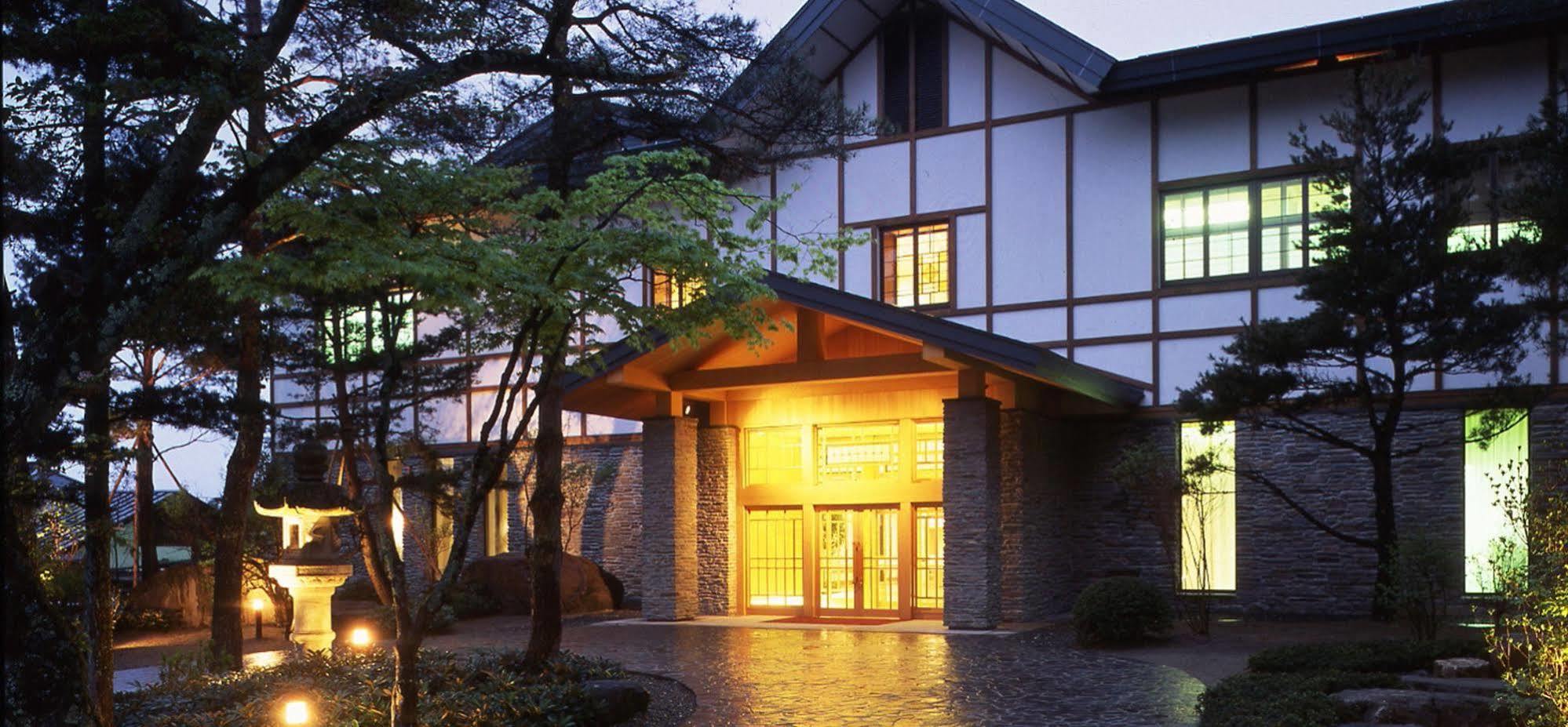 Senjukaku Hotel Jamanoucsi Kültér fotó